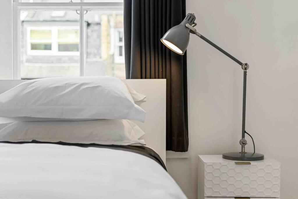 Luxury Apartment In Belsize Park Лондон Екстериор снимка