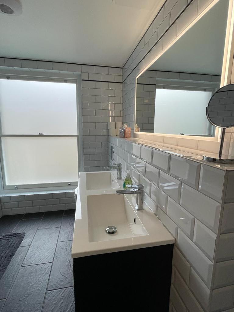 Luxury Apartment In Belsize Park Лондон Екстериор снимка